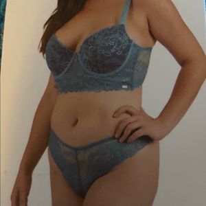 Brand new! Curvy sexy bra and panty set from Rachel Roy. Bra 38C thong 1X